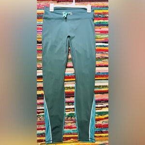 Fabletics Srtide 9 High Waisted Legging Size L NWT